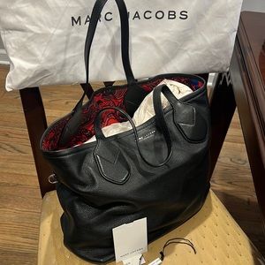 Marc Jacobs Reversible Tote Bag in black- Reversible side is black blue and red